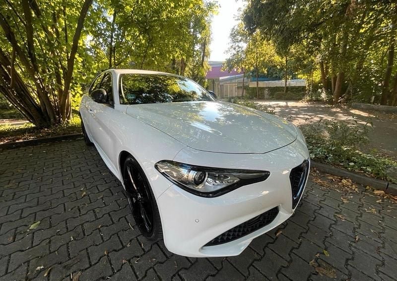 Gebraucht Alfa Romeo Giulia 180 PS (132 kW) 2018 Weiß Limousine