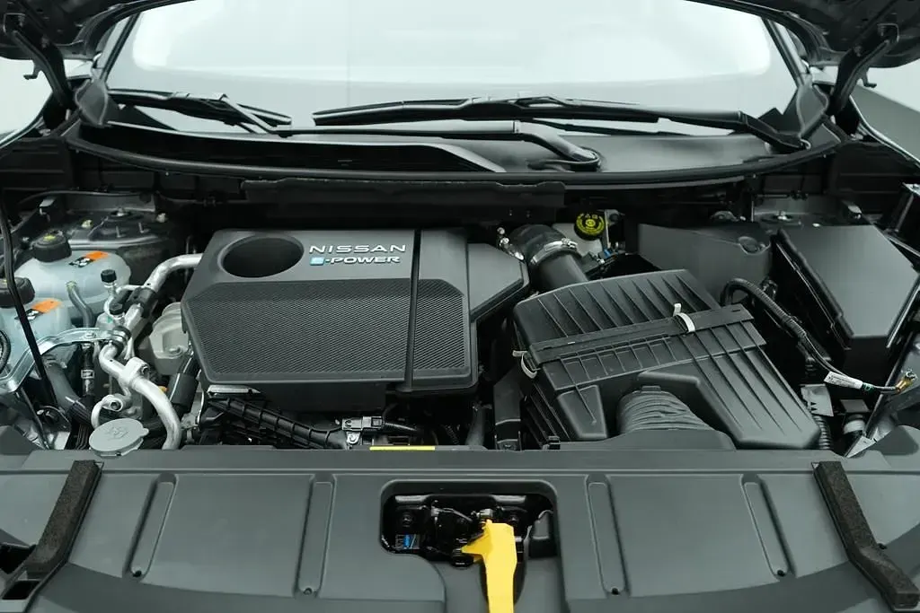 Neu Nissan X-Trail Acenta 204 PS (150 kW) 2025 Dark grey (m)/ geste SUV