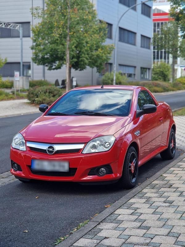 Rot Gebraucht 2005 Opel Tigra Cabrio | 2.000 € (Fairer Preis) - Bild 1/4