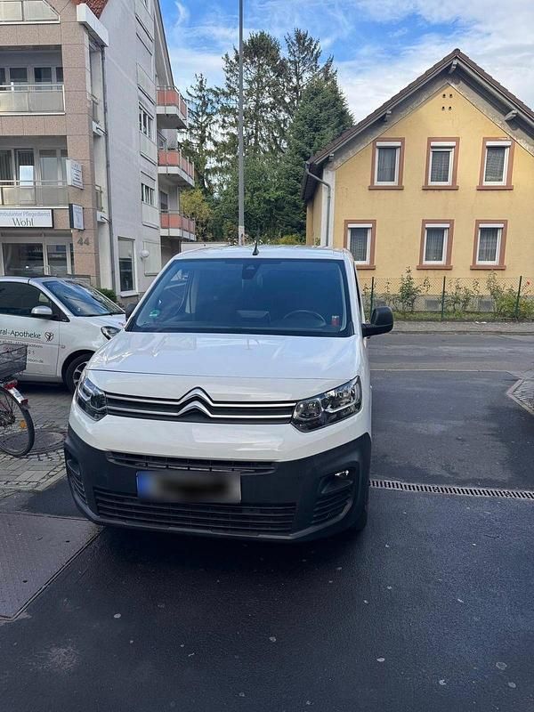 Second-hand Citroën Berlingo 131 CP (96 kW) 2021 Alb Monovolum