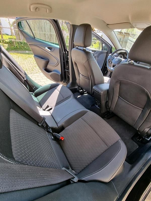 Gebraucht Opel Astra Edition 150 PS (110 kW) 2016 Schwarz Limousine