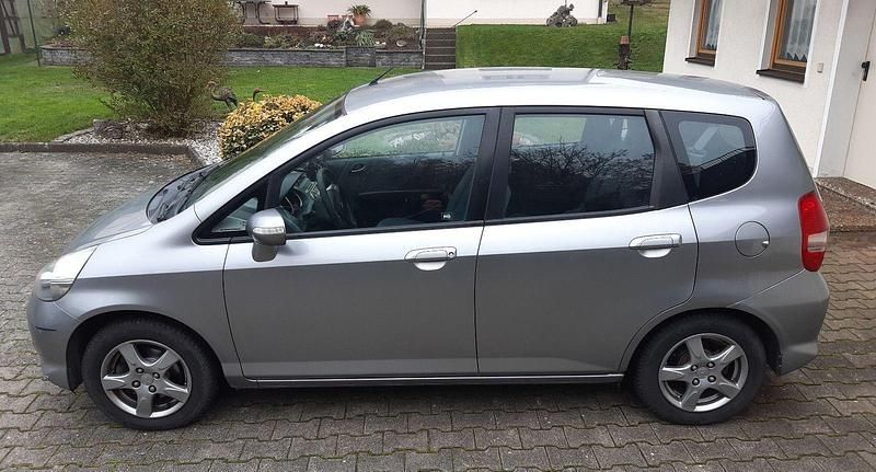 Silber Gebraucht 2008 Honda Jazz ES Kleinwagen | 3.500 € (Teuer) - Bild 1/4