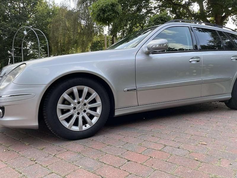Gebraucht Mercedes E320 Elegance 224 PS (164 kW) 2008 Kombi