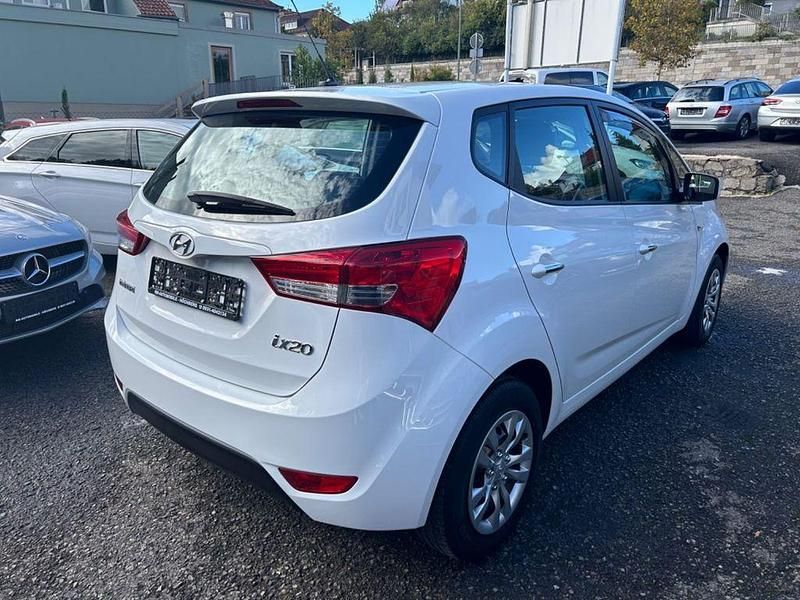 Gebraucht Hyundai ix20 Classic 116 PS (85 kW) 2016 Weiß Kleinwagen