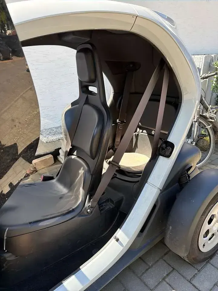 Gebraucht Renault Twizy 11 kW (15 PS) 2012 Silber Kleinwagen