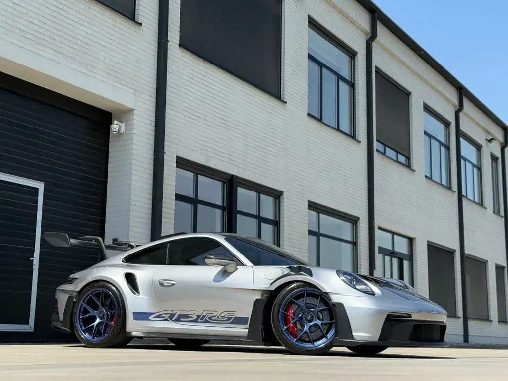 Neu Porsche 911 GT3 RS 525 PS (386 kW) 2025 Silber Coupé