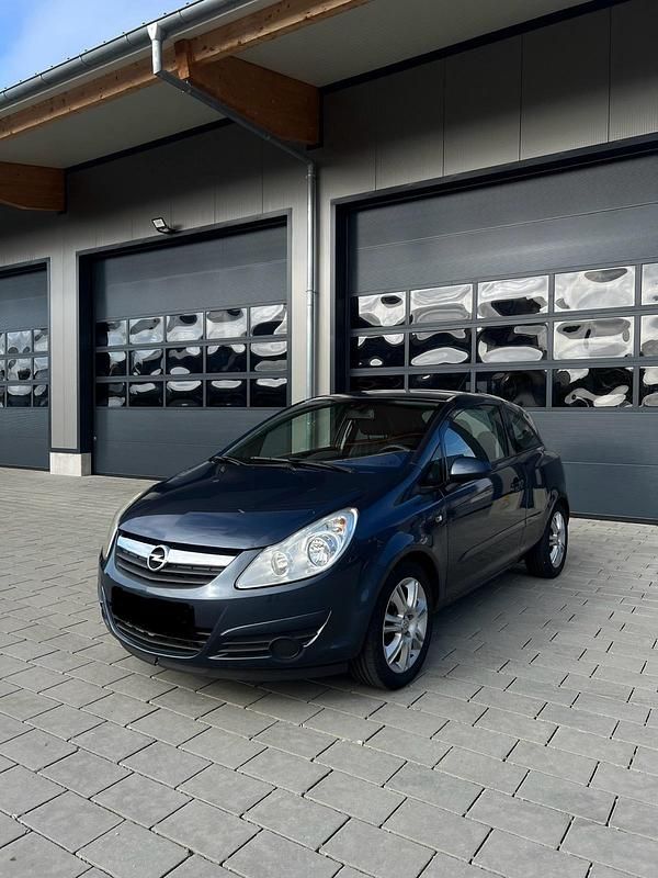 Grau Gebraucht 2006 Opel Corsa Kleinwagen | 950 € (Fairer Preis) - Bild 1/4