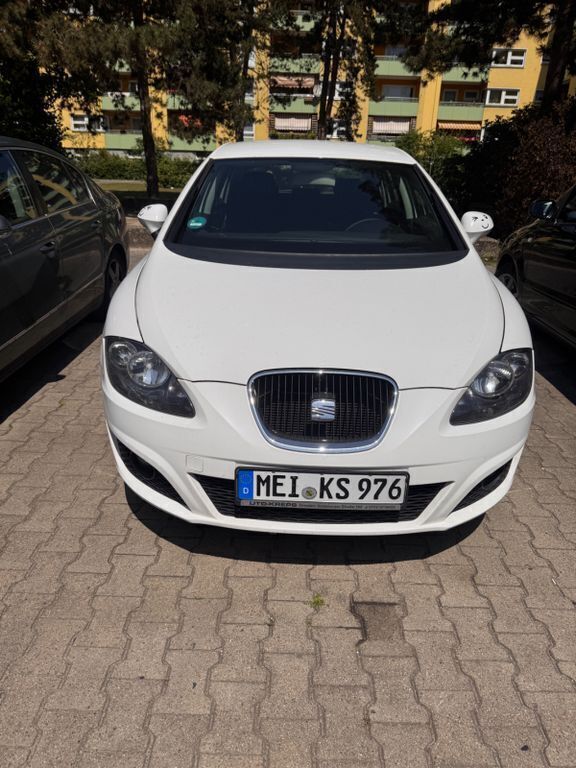 Weiß Gebraucht 2011 Seat Leon Copa Limousine | 3.500 € (Fairer Preis) - Bild 1/4