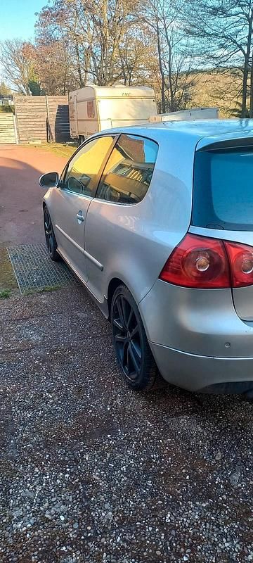 Gebraucht VW Golf 150 PS (110 kW) 2004 Silber Coupé