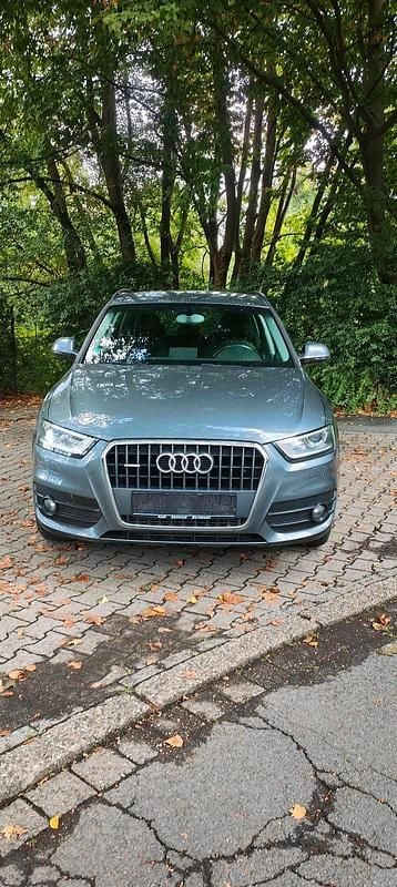Grau Gebraucht 2013 Audi Q3 SUV | 10.399 € (Guter Preis) - Bild 1/4
