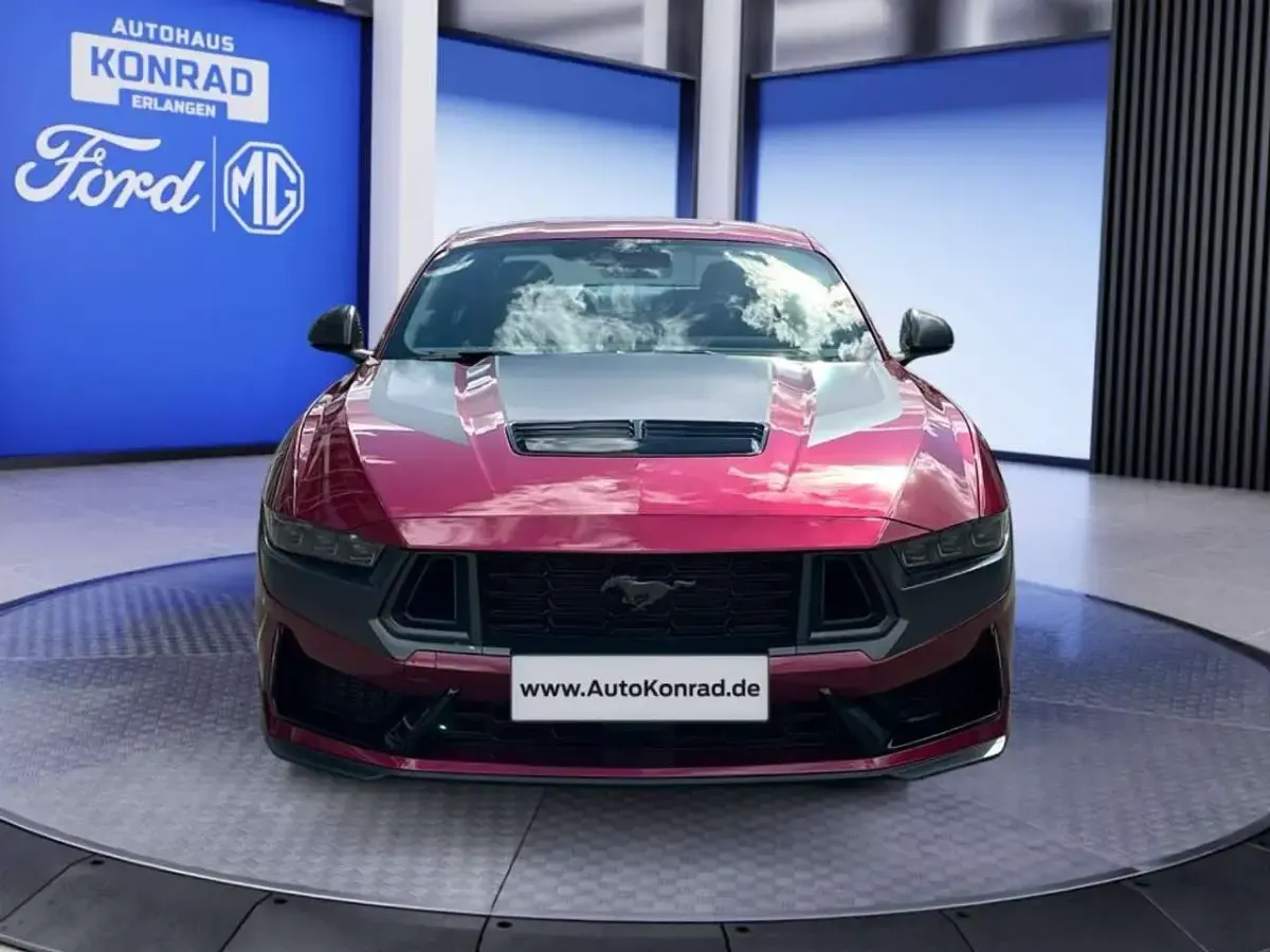 Neu Ford Mustang Dark Horse 454 PS (333 kW) 2026 Molten magenta metallic Coupé