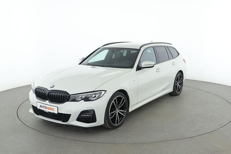 Weiß Gebraucht 2020 BMW 320 M Sport Kombi | 27.880 € (Fairer Preis) - Bild 1/3