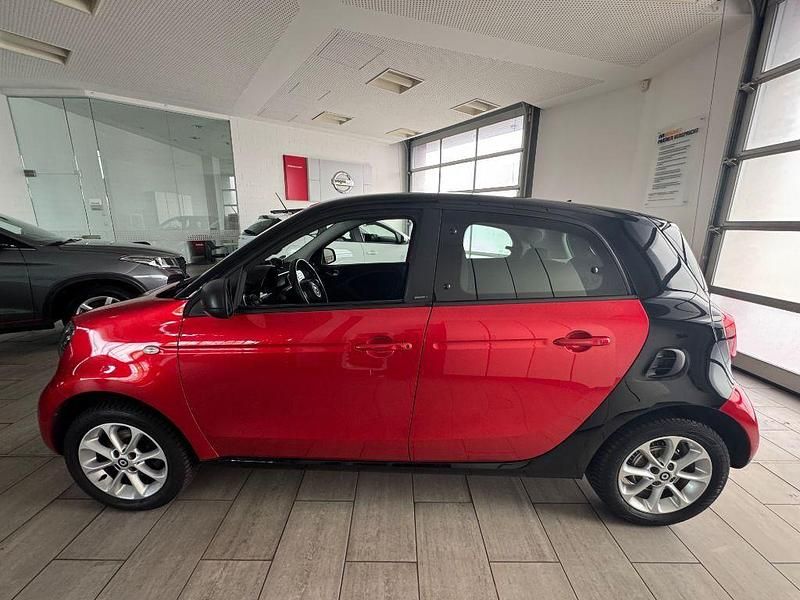 Gebraucht Smart ForFour Passion 71 PS (52 kW) 2019 Rot metallic (metallic) Kleinwagen