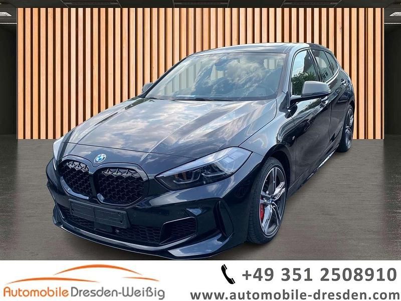 Black sapphire metallic Gebraucht 2024 BMW 135 Kleinwagen | 36.980 € (Guter Preis) - Bild 1/3