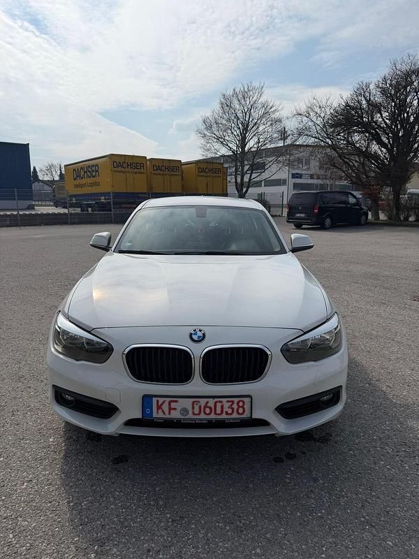 Gebraucht BMW 116 Advantage 116 PS (85 kW) 2016 Weiß Kleinwagen