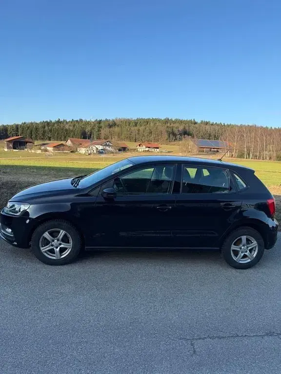 Gebraucht VW Polo Trendline 75 PS (55 kW) 2015 Schwarz Limousine