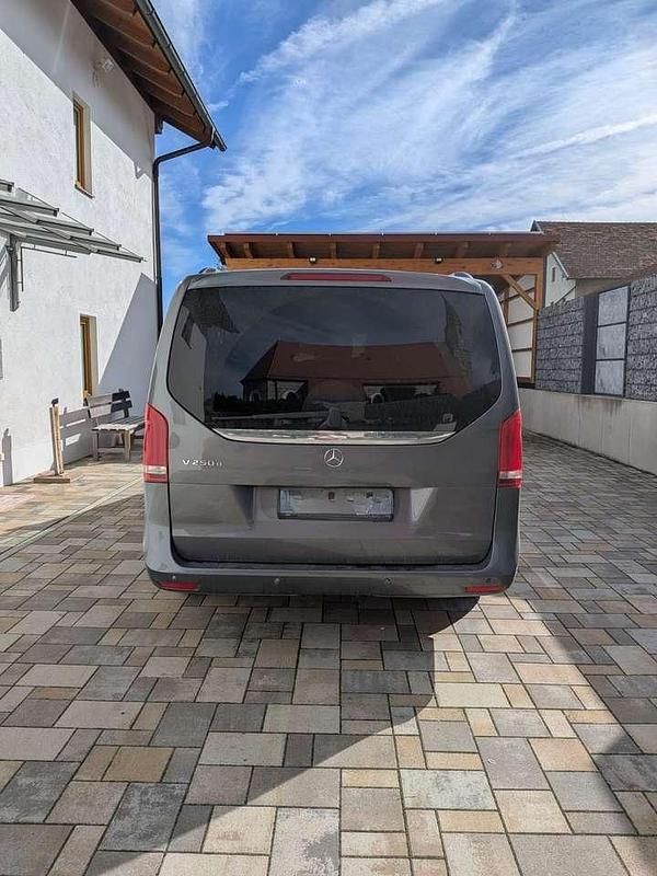 Gebraucht Mercedes E250 Avantgarde 190 PS (139 kW) 2019 Grau Kombi