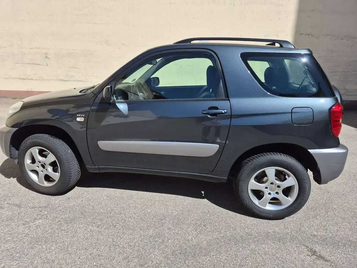 Gebraucht Toyota RAV4 125 PS (91 kW) 2004 Grau SUV