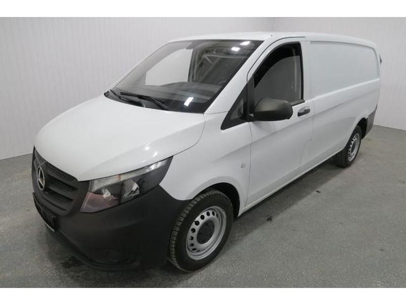Arktikweiss Gebraucht 2018 Mercedes Vito Van / Kleinbus | 13.490 € (Guter Preis) - Bild 1/4