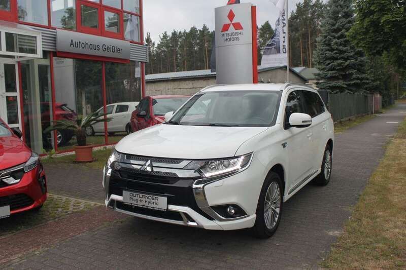 Andenweiß Gebraucht 2021 Mitsubishi Outlander P-HEV Basis SUV | 18.950 € (Guter Preis) - Bild 1/4