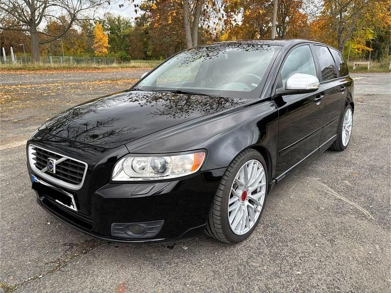 Schwarz Gebraucht 2010 Volvo V50 Momentum Kombi | 8.499 € - Bild 1/4