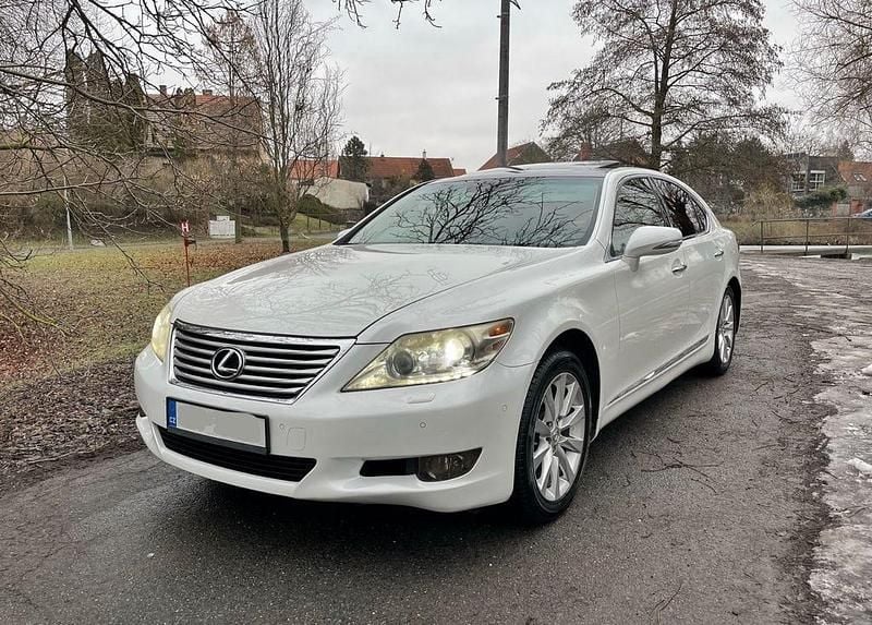 Weiß Gebraucht 2010 Lexus LS460 Limousine | 10.500 € (Superpreis) - Bild 1/4