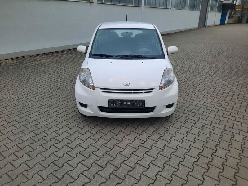 Weiß Gebraucht 2010 Daihatsu Sirion Kleinwagen | 1.990 € (Fairer Preis) - Bild 1/4