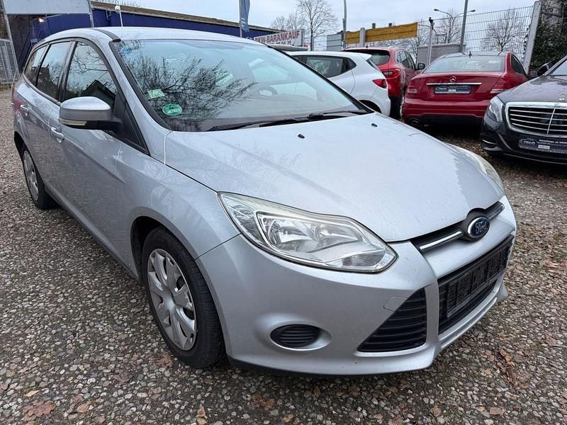Gebraucht Ford Focus Trend 95 PS (69 kW) 2011 Silber Kombi