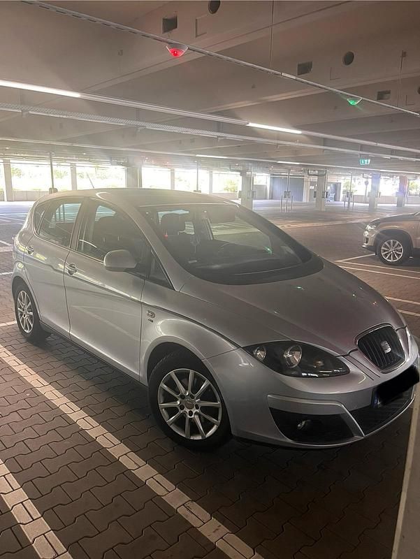 Second-hand Seat Altea 140 CP (102 kW) 2011 Argintiu Monovolum