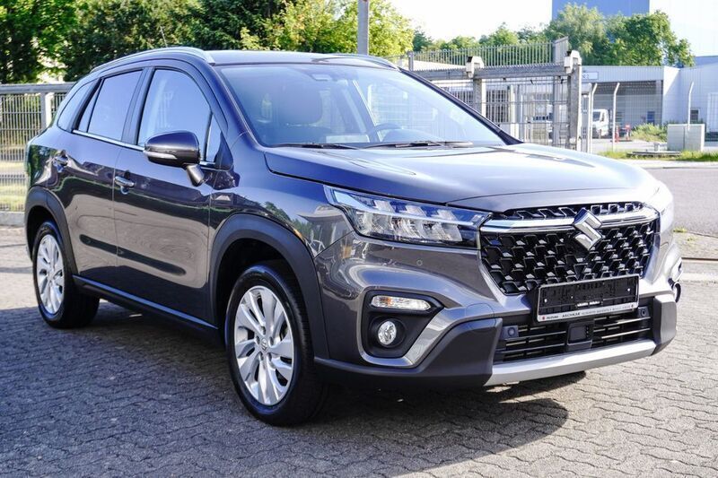 Titan dark gray (metallic) Gebraucht 2023 Suzuki SX4 S-Cross Comfort SUV | 19.990 € (Guter Preis) - Bild 1/4