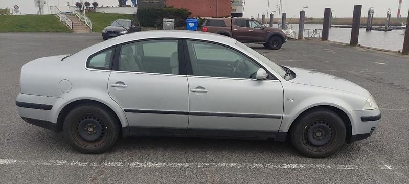 Gebraucht VW Passat 130 PS (95 kW) 2001 Silber Limousine