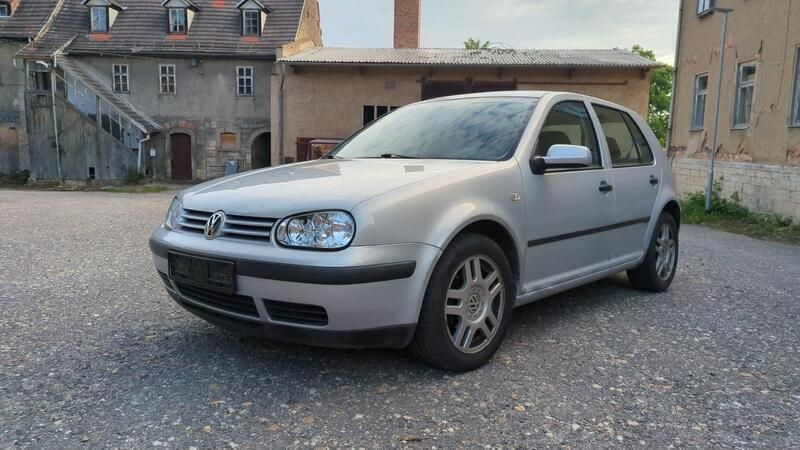 Silber Gebraucht 1998 VW Golf IV Kleinwagen | 2.200 € (Fairer Preis) - Bild 1/4
