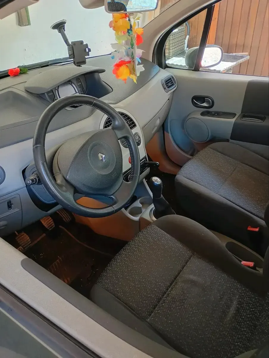 Gebraucht Renault Modus 65 PS (47 kW) 2004 Grau Van / Kleinbus