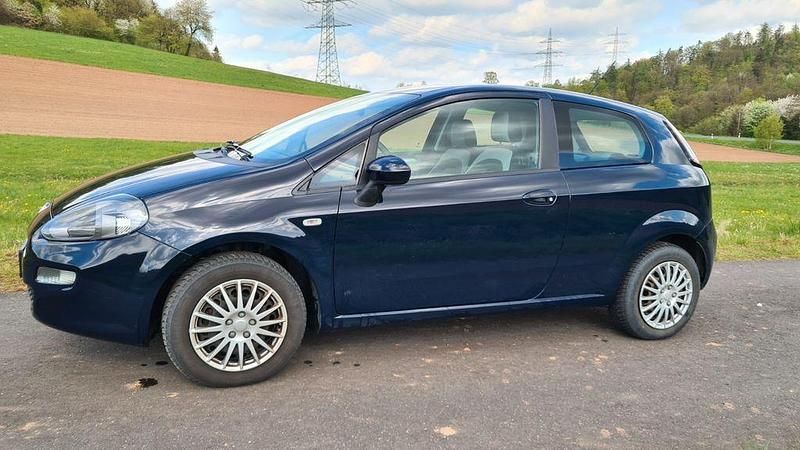 Blau Gebraucht 2012 Fiat Grande Punto Kleinwagen | 3.500 € (Fairer Preis) - Bild 1/4
