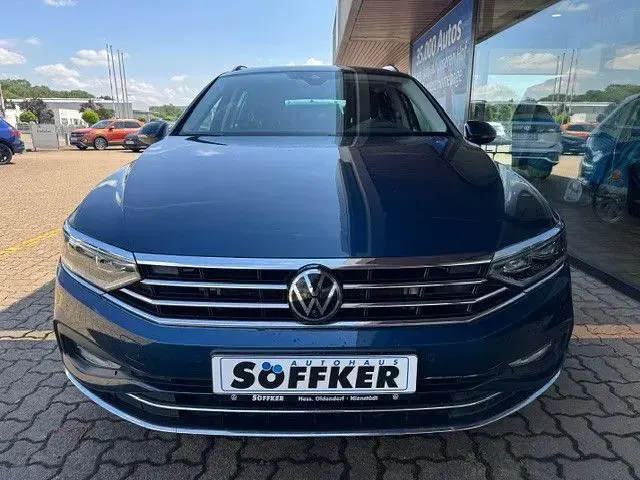 Gebraucht VW Passat Elegance 200 PS (147 kW) 2022 Blau Kombi