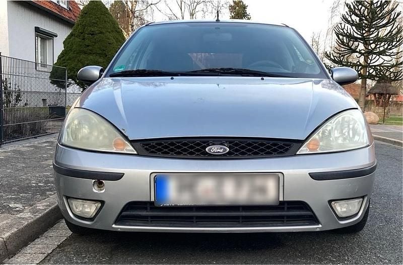 Gebraucht Ford Focus 114 PS (83 kW) 2002 Silber Kleinwagen