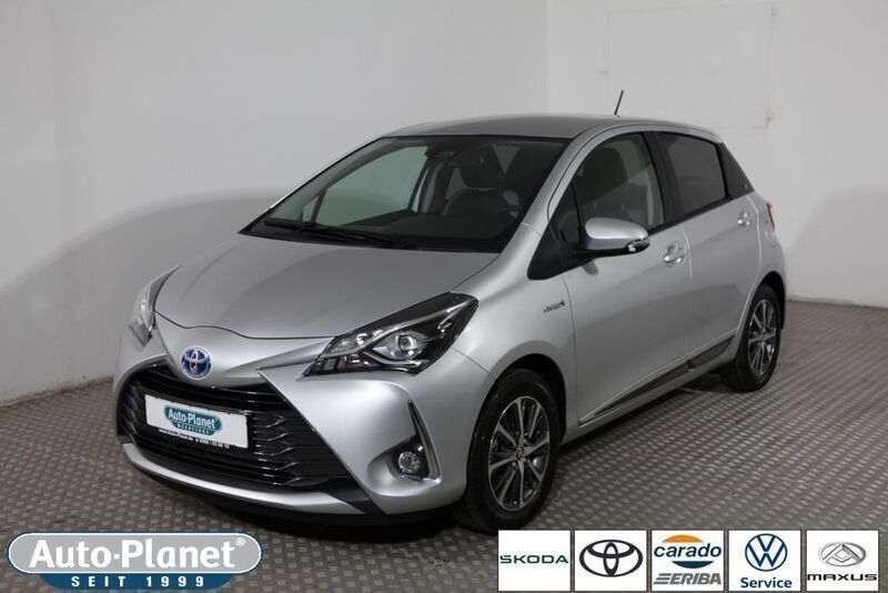Silber Gebraucht 2020 Toyota Yaris Hybrid Team Limousine | 17.990 € (Fairer Preis) - Bild 1/4