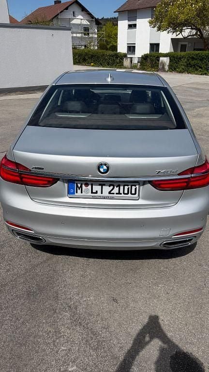 Second-hand BMW 740 320 CP (235 kW) 2016 Argintiu Berlinǎ
