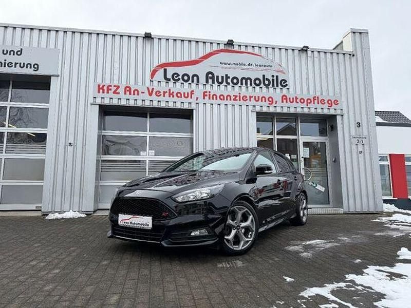 Schwarz Gebraucht 2018 Ford Focus ST Limousine | 17.690 € (Fairer Preis) - Bild 1/4