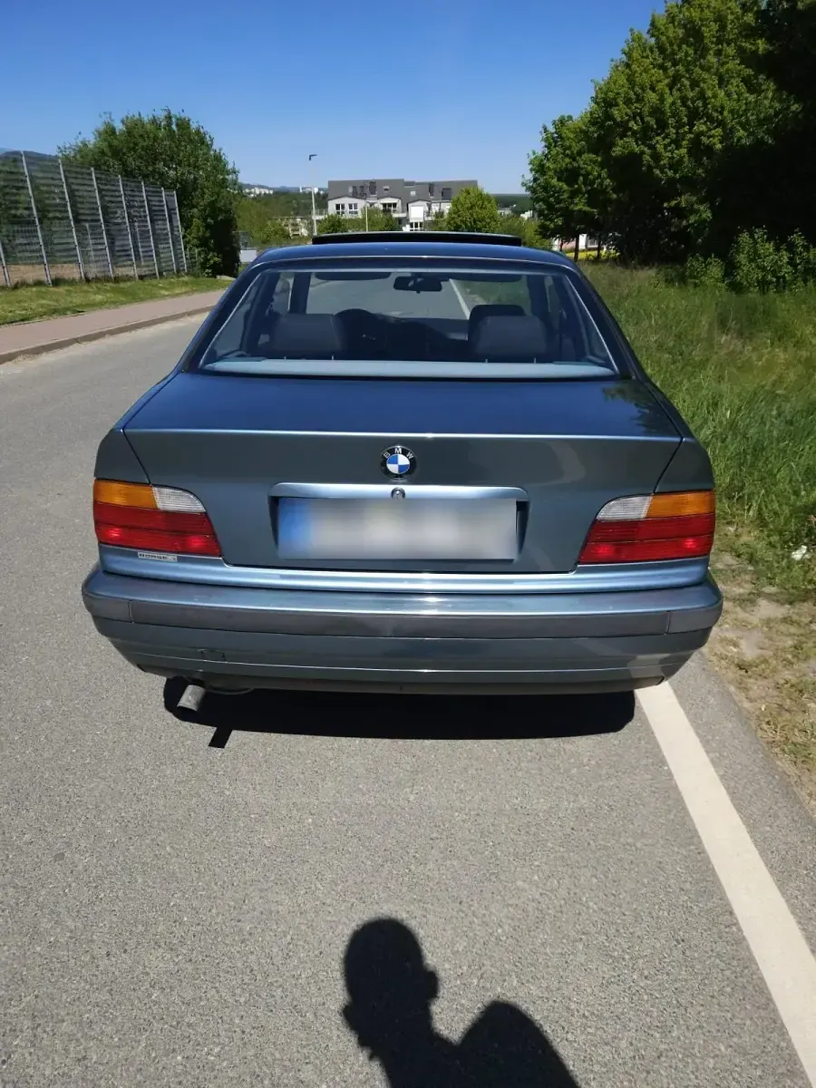 Gebraucht BMW 316 Basis 102 PS (75 kW) 1995 Grün Coupé