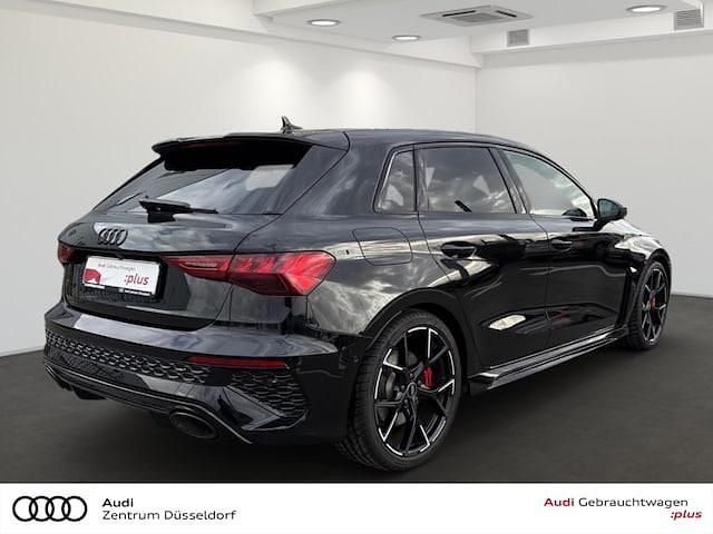 Gebraucht Audi RS3 Sportback Ambiente 400 PS (294 kW) 2023 Mythosschwarz metallic Kleinwagen