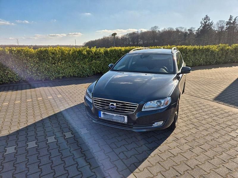 Grau Gebraucht 2016 Volvo V70 Standard Kombi | 8.600 € (Guter Preis) - Bild 1/4