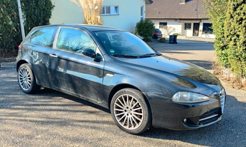 Schwarz Gebraucht 2007 Alfa Romeo 147 Kleinwagen | 1.300 € (Fairer Preis) - Bild 1/4