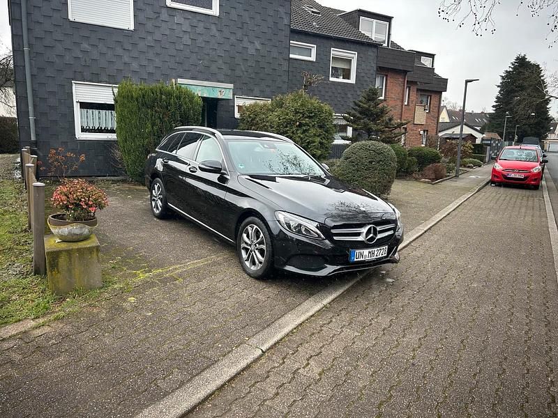 Schwarz Gebraucht 2016 Mercedes C200 Kombi | 8.800 € (Superpreis) - Bild 1/4