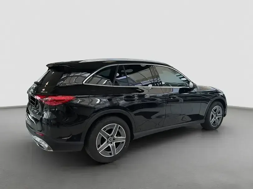 Gebraucht Mercedes GLC300 AMG 269 PS (197 kW) 2025 Obsidianschwarz (metallic) SUV