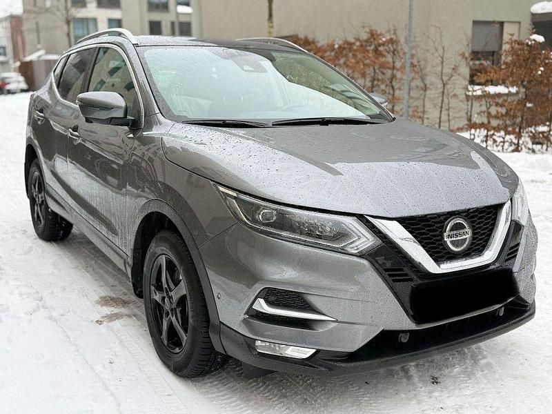 Grau Gebraucht 2019 Nissan Qashqai Tekna SUV | 17.899 € (Guter Preis) - Bild 1/4