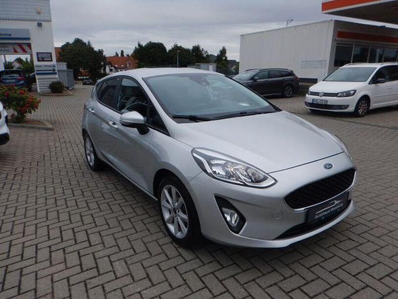 Gebraucht Ford Fiesta Cool & Connect 86 PS (63 kW) 2017 Silber Kleinwagen
