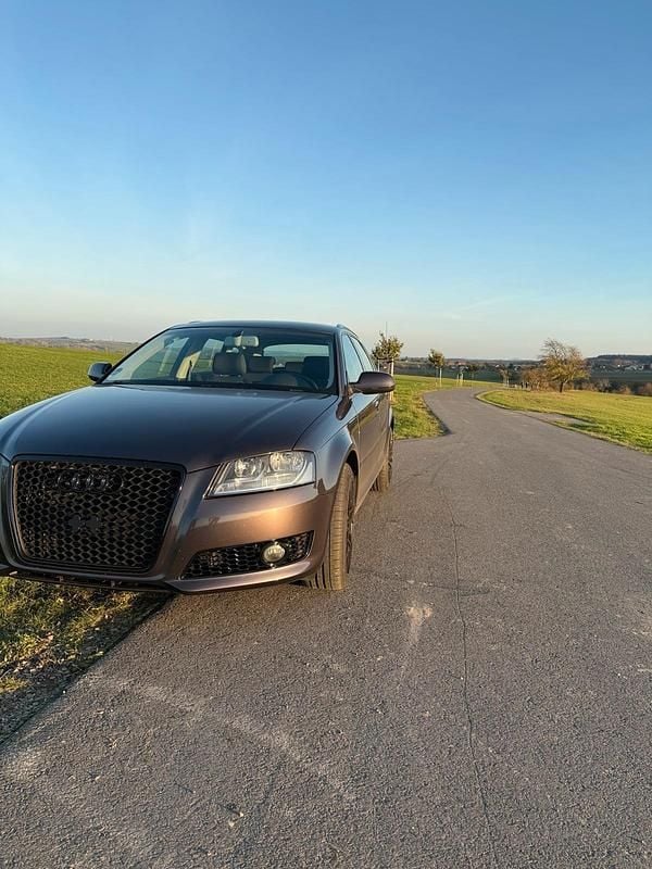 Usata Audi A3 140 CV (102 kW) 2011 Viola Utilitaria