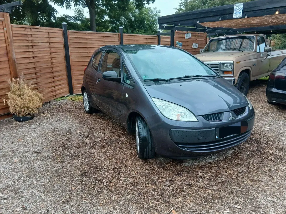 Gebraucht Mitsubishi Colt 75 PS (55 kW) 2006 Silber Limousine