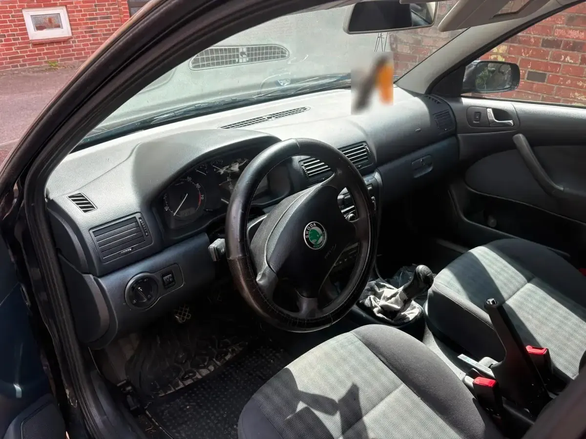 Gebraucht Skoda Octavia 105 PS (77 kW) 2005 Schwarz Limousine